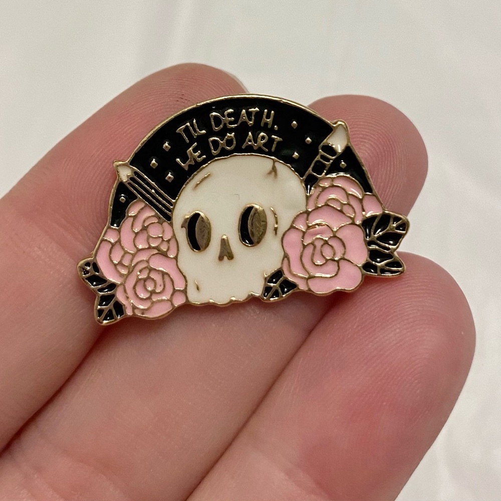 Skull and Roses Enamel Pin - Pink and Gold